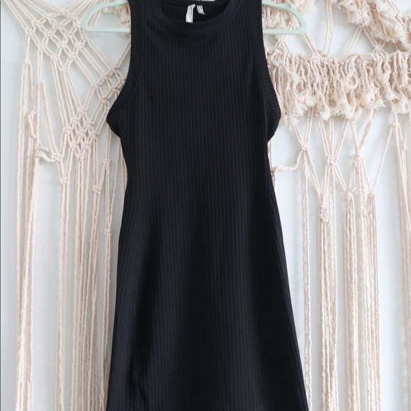 LAST CALL GETTING DONATED🌲 Body con dress - Picture 2 of 3